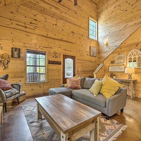 Cabin With Hot Tub And Games, 4 Mi To Beavers Bend! 브로큰보우 외부 사진