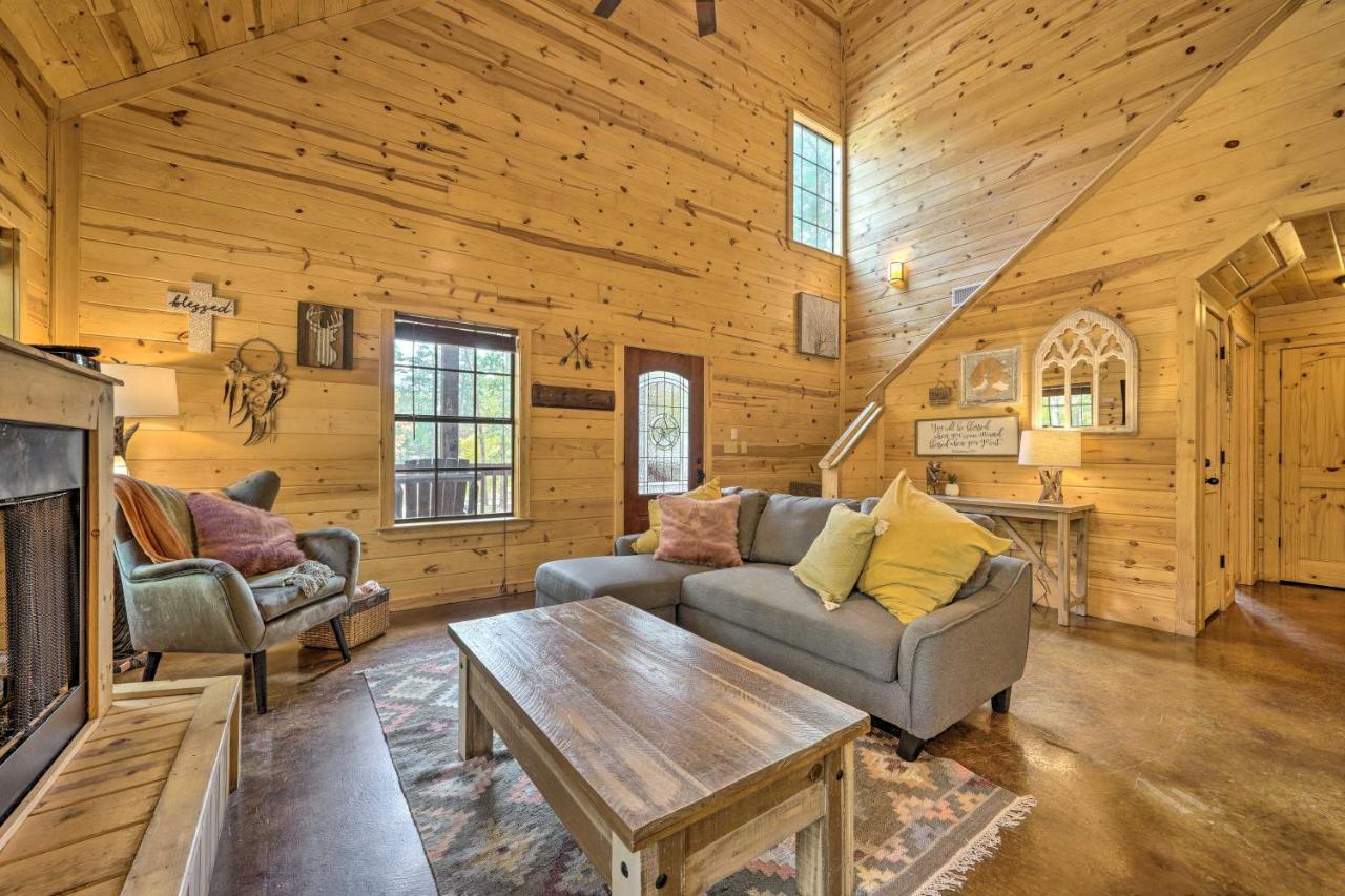 Cabin With Hot Tub And Games, 4 Mi To Beavers Bend! 브로큰보우 외부 사진